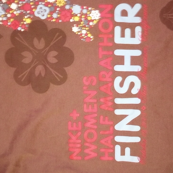Rare Nike half marathon finisher shirt - Picture 2 of 2